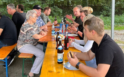 Mitarbeiter Grillfest bei AOS